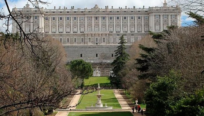Ventajas de dar un paseo en taxi por Madrid