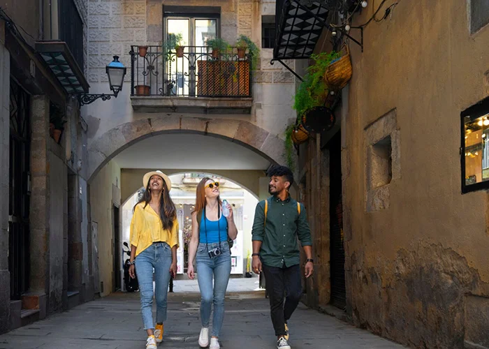 Descubriendo los secretos de Madrid: Un recorrido por sus barrios menos conocidos